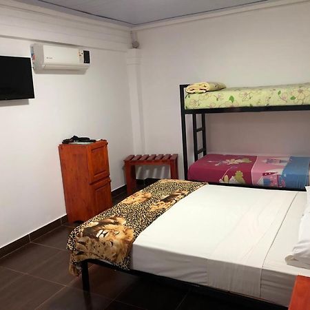 Iguazu Apart Hostel Πουέρτο Ιγκουασού Εξωτερικό φωτογραφία